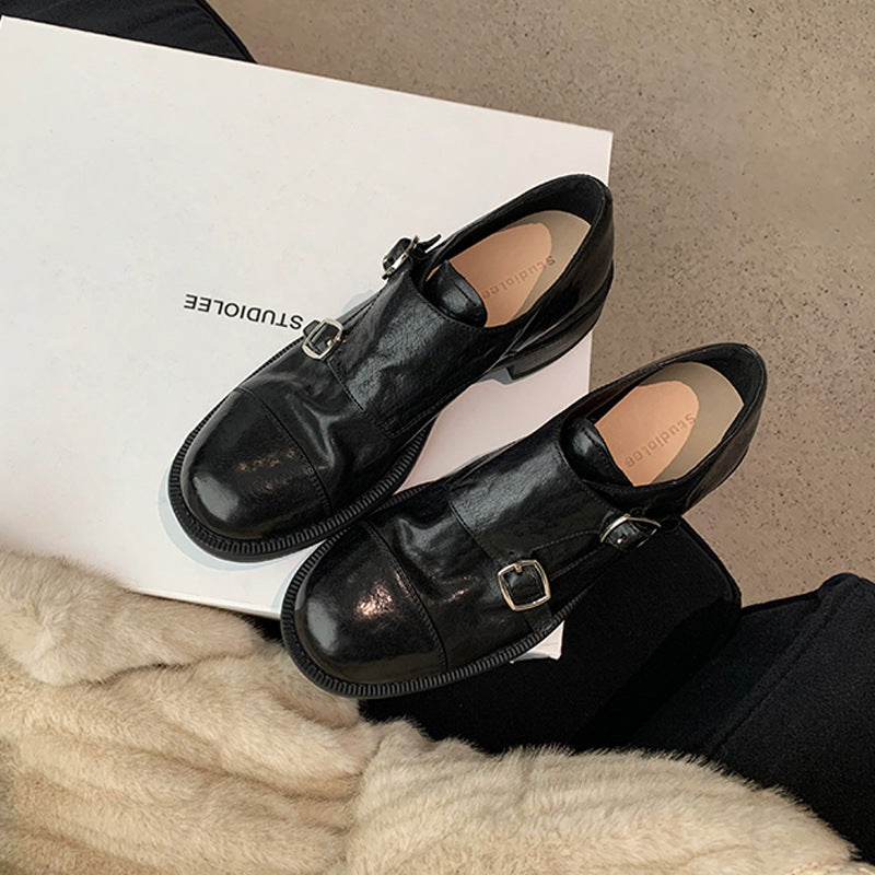 帯帯の彫刻花双バックル通気ローファー女子シングル靴小さい革靴