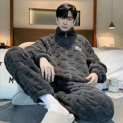 时尚睡ファッションのパジャマの男性をプラスして厚手でウールの暖かさをプラスします珊瑚のウールのフランネルの秋冬の款の男性の青少年の新型の部屋着衣男加厚加绒珊瑚绒保暖法兰绒秋冬款男士青少年新款家居服