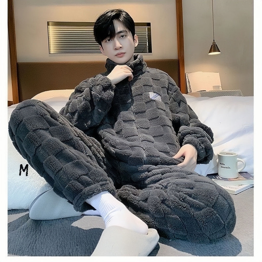 时尚睡ファッションのパジャマの男性をプラスして厚手でウールの暖かさをプラスします珊瑚のウールのフランネルの秋冬の款の男性の青少年の新型の部屋着衣男加厚加绒珊瑚绒保暖法兰绒秋冬款男士青少年新款家居服