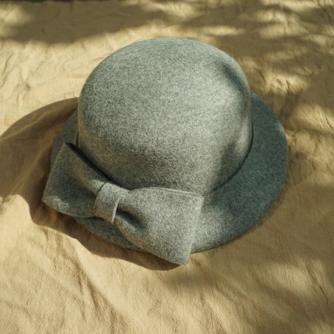 フランス復古ヘップバーン茶色カレー色リボンウールうシルクハットの毛中折れ帽日系秋冬女优雅盆帽