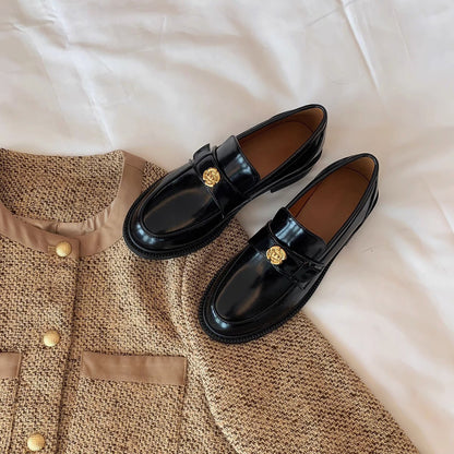 英倫風小判厚底の単靴女性秋冬軟底の丸い頭小さな靴を片足でこぐ女性太いヒールのローファー