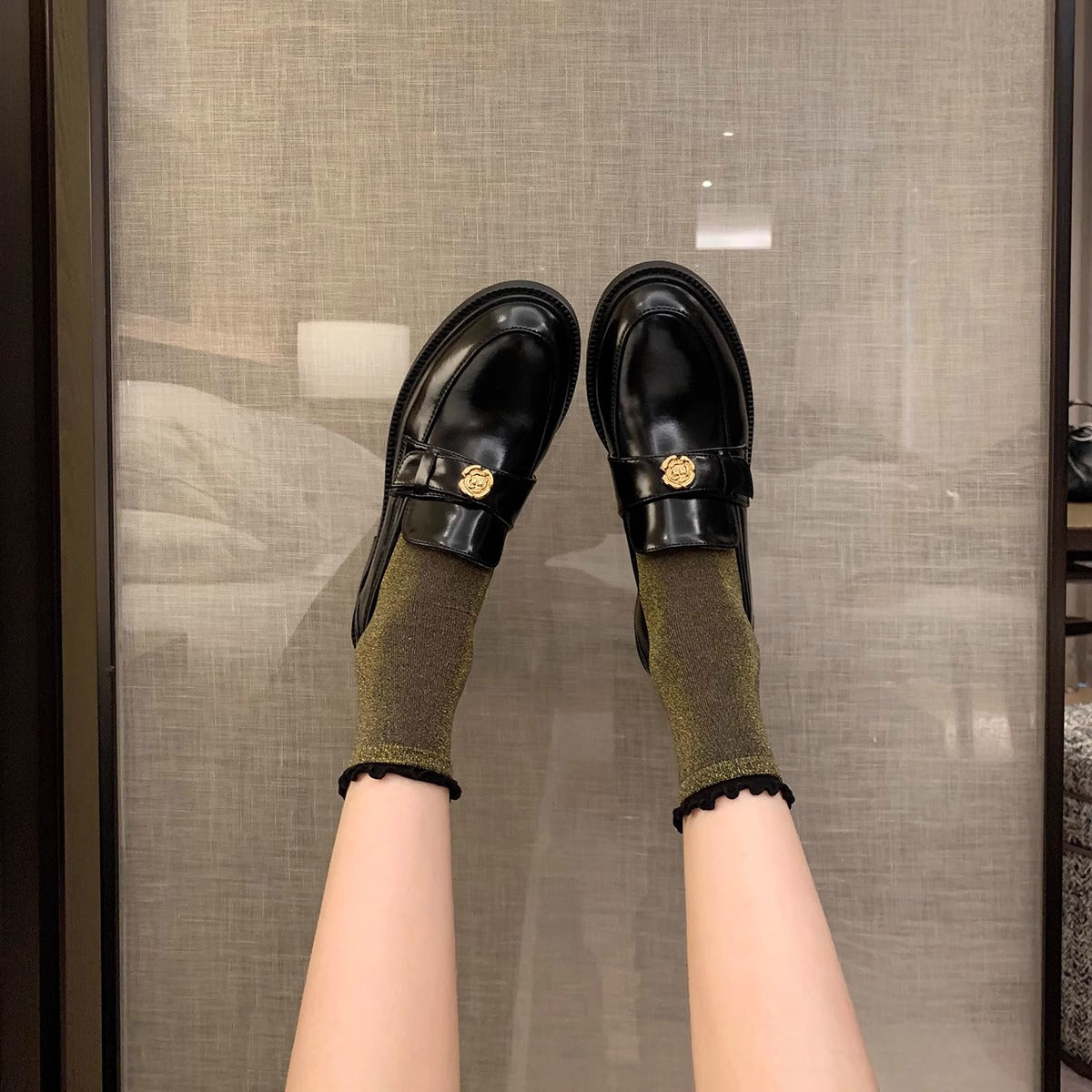 英倫風小判厚底の単靴女性秋冬軟底の丸い頭小さな靴を片足でこぐ女性太いヒールのローファー