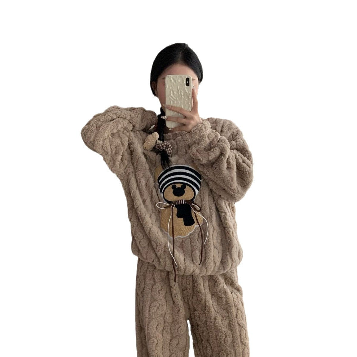 熊のキャラクターを厳選しました珊瑚の羽毛のパジャマスーツ女性秋冬の厚手のふわふわの長袖の冬の暖かい部屋着