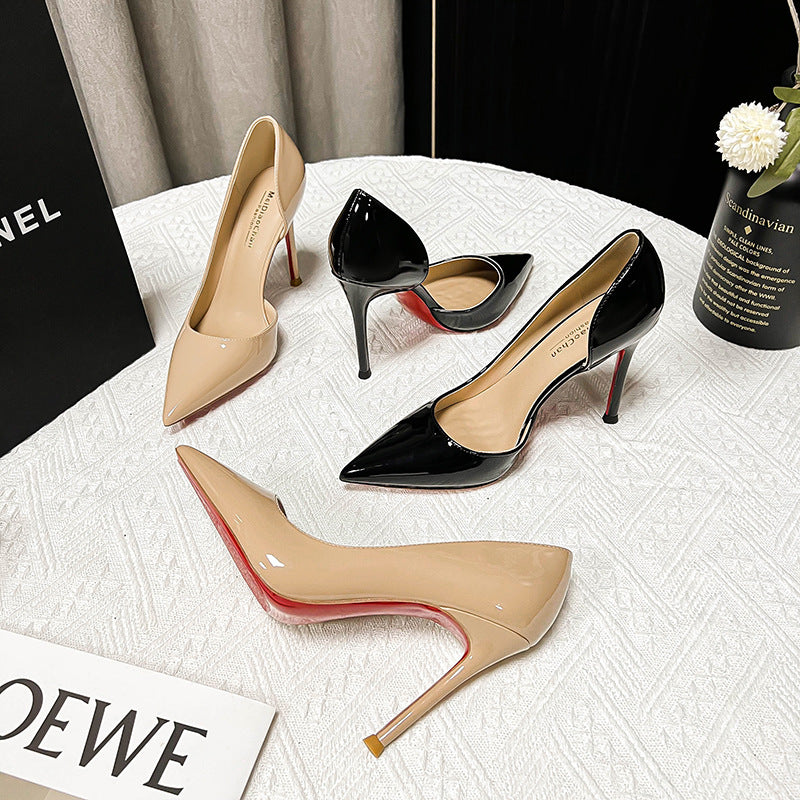 フランスの赤い地の側の空の尖ったハイヒールの女性の細いかかと秋冬の浅い口のセクシーな気質は百の合わせることができて軽くて高級感があります